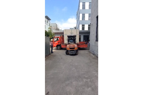 -60℃~200℃高低温控温设备出厂发货现场视频