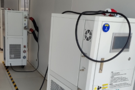 油加热控温设备是如何控温的？